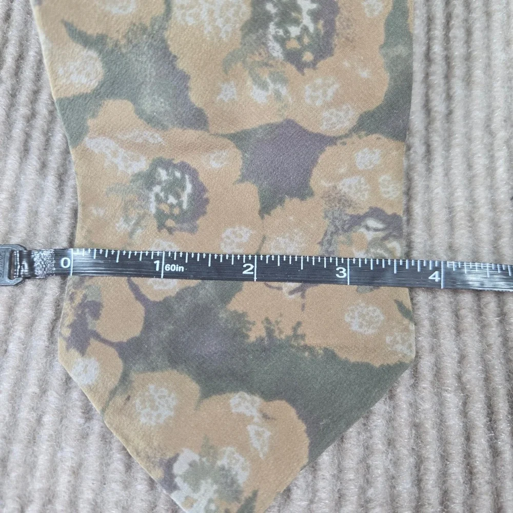 J. Riggings Mens Olive Green Floral Silk Hunting Horn Necktie